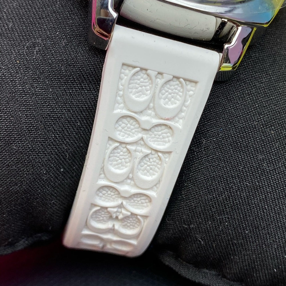 Coach Pink White EMBOSSED RUBBER STRAP WATCH 34MM - Picture 6 of 8